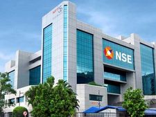 NSE Scam: సీబీఐకి నోటీసులు: హైకోర్టు కీలక ఆదేశాలు: విచారణ వాయిదా