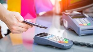 Credit Card: క్రెడిట్ కార్ట్ EMIల మాయలో అప్పులపాలవుతున్నారా.. ఇలా చేసి హ్యాపీగా ఉండండి..