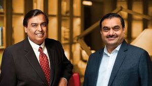  Gowtham Adani: ఒక్కరోజులో 19 వేల కోట్లు పెరిగిన అదానీ సంపద.. ముఖేష్ అంబానీ పరిస్థితి