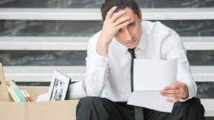 Financial Crisis: మాంద్యం ముంగిట ప్రపంచం? ఇకపై అంతా గడ్డుకాలమేనా.. ఉద్యోగుల తొలగింపులు అందుకేనా..