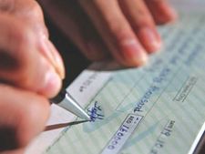 Cheque New Rules: చెక్కు రూల్స్ మారాయి.. అలా చేయకపోతే చెక్కులు రిజెక్ట్ అవుతాయి.. ఎప్పటి నుంచి అమలులోకంటే..