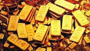  Gold & Silver Rates: భారీగా తగ్గిన వెండి ధర.. తగ్గిన బంగారం.. రేట్లు మరింతగా తగ్గుతాయా..?