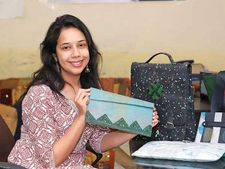 Plastic To Money: ప్లాస్టిక్ వ్యర్థాలతో రూ.కోటి వ్యాపారం.. ఆకర్షనీయమైన వస్తువులుగా మారుస్తూ.. మహిళ విజయం..