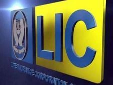 LIC: సెన్సెషనల్ నిర్ణయం తీసుకున్న ఎల్ఐసీ.. ఆ కంపెనీలో వాటాల విక్రయం.. విలువ ఎంతంటే..