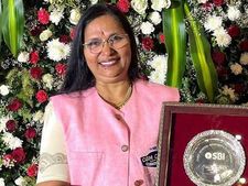 Inspirational Story: SBIలో స్వీపర్ నుంచి అసిస్టెంట్ జనరల్ మేనేజర్‌ స్థాయికి.. అద్బుతమైన తల్లిగా.. 