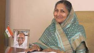 Savitri Jindal: దేశంలో సంపన్న మహిళగా సావిత్రి జిందాల్.. భర్త మరణంతో వ్యాపారంలోకి అడుగుపెట్టి.. 