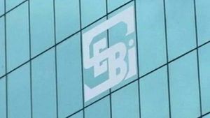  PGIM AMC: పీజీఐఎం ఫండ్ హౌస్ కు రూ.25 లక్షల జరిమానా విధించిన సెబీ.. ఎందుకంటే..