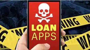 Loan Apps: రోజురోజుకూ పెరుగుతున్న లోన్ యాప్ వేధింపులు.. ఆర్థిక మంత్రి కీలక వ్యాఖ్యలు.. 
