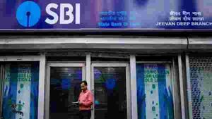 SBI: ఇంటి వద్దకే బ్యాంక్ సేవలు.. ఆ కస్టమర్లకు నెలకు మూడుసార్లు.. 10 రకాల సేవలు ఉచితంగా..