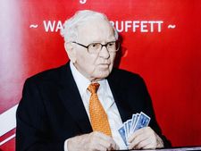 Warren Buffet: పండుగ రోజు వారెన్ బఫెట్.. ఆసక్తికర ఆర్థిక సూత్రాలు.. జీవితానికి ముఖ్యం