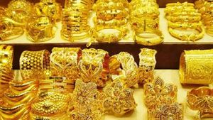 Gold: బంగారాన్ని అమ్మేయాలా..? మాంద్యం ముంగిట సరైన నిర్ణయం ఇదే.. జాగ్రత్త..