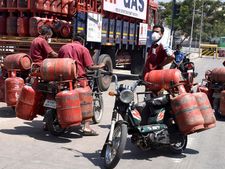 Gas Agency: గ్యాస్ ఏజెన్సీతో మంచి ఆదాయం.. ఎలా లైసెన్స్ తీసుకుని ప్రారంభించాలి..? పూర్తి వివరాలు..