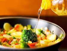 Edible Oil Rates: వంట నూనెలపై తియ్యటి కబురు.. పండుగ వేళ ధరల కట్టడికి నిర్ణయం.. మరో 6 నెలల పాటు..