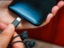 Uniform Charging Port: ఇక నుంచి అన్ని ఫోన్లకు ఒకే రకం ఛార్జర్లు..!
