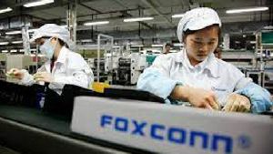 Foxconn: ఫాక్స్ కాన్ మెగా ప్లాన్.. కొత్తగా 53 వేల ఉద్యోగాలు.. ఐఫోన్ ఫ్యాక్టరీలో పెరిగిన స్పీడ్.. 