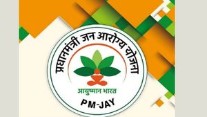  కేంద్ర ప్రభుత్వ పథకం.. రూ.5 లక్షల వరకు ఉచిత చికిత్స.. 4.5 కోట్ల మంది చేరిన స్కీమ్