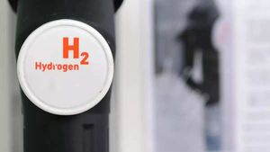 Green hydrogen plants: గ్రీన్‌ హైడ్రోజన్‌ తయారీకి సన్నాహాలు.. ఇప్పటికే బరిలో అంబానీ..!