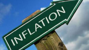 Retail Inflation: దేశంలో తగ్గిన రిటైల్ ద్రవ్యోల్బణం.. కానీ..
