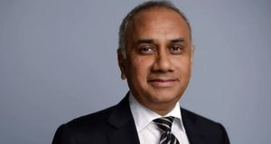  Infosys CEO: రోజుకు రూ.22 లక్షల జీతం.. ఎందుకు ఇన్ఫోసిస్ సీఈవోకు ఇంత జీతం..?