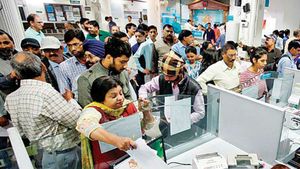 Banks: బ్యాంకు ఉద్యోగులకు శని, ఆదివారాలు వీక్లీ ఆఫ్! కానీ..