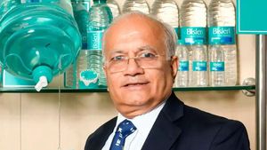 bisleri: బిస్లెరీ అమ్మకంపై రమేష్ చౌహాన్ స్పష్టత.. జయంతి చౌహాన్ పాత్ర ఏమిటంటే..