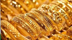 Gold Rates: పసిడి ప్రియులకు శుభవార్త.. తగ్గిన బంగారం, వెండి ధరల వివరాలు..!