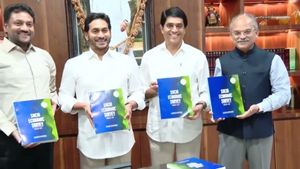 andhra: AP సామాజిక ఆర్థిక సర్వే విడుదల చేసిన CM జగన్.. వివిధ రంగాల్లో వృద్ధిరేటు ఎలా ఉందంటే..