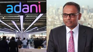 Adani: రోజూ పడుతున్న అదానీ స్టాక్స్.. రాబడి భారీగా రానుందన్న రాజీవ్ జైన్.. ఇదీ కారణం!