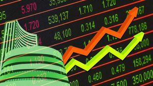 Stock Market: పడి లేచిన మార్కెట్లు.. నష్టాల్లో ఐటీ స్టాక్స్.. మెరిసిన ఫైనాన్సియల్స్