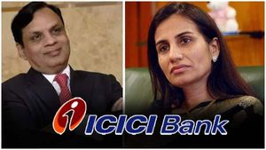 ICICI లోన్ కుంభకోణంలో సీబీఐ దూకుడు.. చందా కొచ్చర్ దంపతులపై చార్జిషీట్‌ దాఖలు.. 