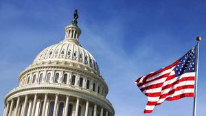 US Crisis: ముదురుతున్న అమెరికా డిఫాల్ట్ సంక్షోభం.. రేటింగ్ తగ్గించిన ఫిచ్..