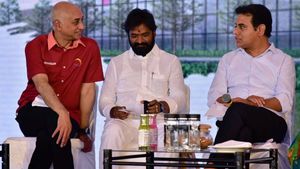 Amara Raja: తెలంగాణలో అమరరాజా మెగా పెట్టుబడి.. లిథియం బ్యాటరీ తయారీ కేంద్రం..