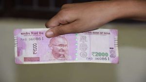 Notes Ban: బ్యాంక్ అకౌంట్ లేదా.. రూ.2000 నోట్లను ఎలా మార్చుకోవాలంటే..