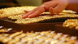 Gold Rates: పసిడి ప్రియులకు లక్కీ టైమ్.. పడిపోయిన గోల్డ్ రేటు.. నేటి రేట్లివే..
