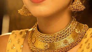 Gold Rates: స్వల్పంగా తగ్గిన పసిడి ధరలు.. ఇవాళ ఏపీ, తెలంగాణలో రేట్లు..!!