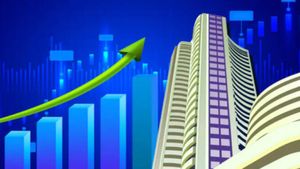 Stock Market: రోజంతా ఊగిసలాటల్లో సూచీలు.. చివరికి స్వల్ప లాభాలతో..