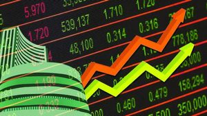 Stock Market: లాభాల్లో ముగిసిన సూచీలు.. రోజంతా సూచీల రికార్డుల మోత..