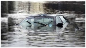 Car Insurance: వరదల్లో మీ కారు దెబ్బతిందా..?? క్లెయిమ్ ఎలా పొందాలో తెలుసుకోండి..
