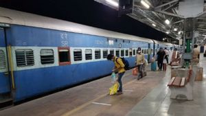 రైలు ప్రయాణికులు ఇలా రూమ్స్ బుక్ చేసుకోవచ్చని తెలుసా..? ధర కూడా డెడ్ చీప్..