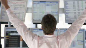 Stock Market: మనల్ని ఎవడ్రా ఆపేది అంటున్న Sensex, Nifty.. రికార్డుల మోత..