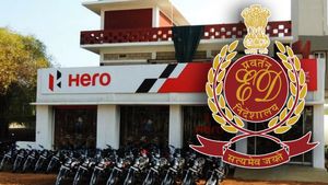 ED Raids: హీరో మోటోకార్ప్ ఛైర్మన్ ఇంటిపై ఈడీ దాడులు.. తలకిందులైన స్టాక్..