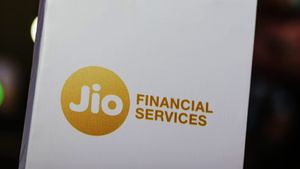 Jio Financial: నష్టాల్లోనే జియో ఫైనాన్షియల్ స్టాక్.. ఎందుకు పడిపోతుందంటే..??