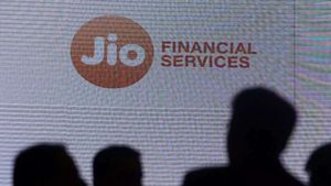 Ambani: అంబానీ కంపెనీ షేర్లు కొన్న మ్యూచువల్ ఫండ్.. వామ్మో ఇన్నా..!!