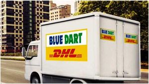 Blue Dart: ప్రీమియం సర్వీస్ పేరు 'భారత్ డార్ట్‌'గా మార్పు.. రివ్వున పెరిగిన స్టాక్..
