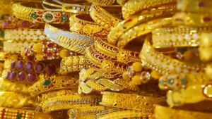 Gold Rate Today: ఎవరెస్ట్ శిఖరాన్ని తాకుతున్న పసిడి ధరలు.. ఇవాళ 10 గ్రాములు ఎంతంటే.. 