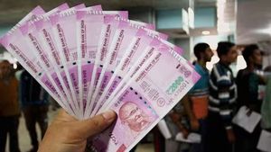 Business Ideas: వ్యాపారంతో కోటి సంపాదిస్తోన్న మహిళ.. అస్సలు బడికి వెళ్లలేదు..!!