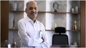 Success Story: రైల్వే స్టేషన్లలో నిద్ర.. వెయ్యితో స్టార్టైన రూ.36,000 కోట్ల కంపెనీ..