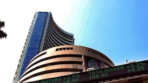 Stock Market: 20,000 మార్కును తాకిన నిఫ్టీ సూచీ.. లాభాల్లో మార్కెట్ల కళకళ..