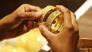 Gold Rate Today: టాప్ ఫోర్‌లో బంగారం రేట్లు.. సామాన్యులకు దూరంగా.. తాజా రేట్లు ఇవే