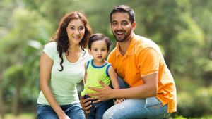 Health Insurance: పుట్టిన పిల్లలకు కూడా కవరేజ్ అందించే పాలసీ.. పూర్తి వివరాలు 